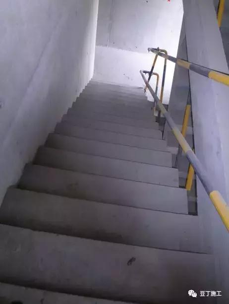 建筑楼梯模板施工没做好的，可以看看标准化做法，让你获益匪浅